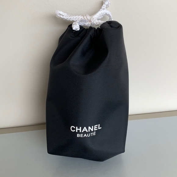 100% authentic Chanel beauty black logo nylon drawstring pouch bag new - Picture 2 of 6